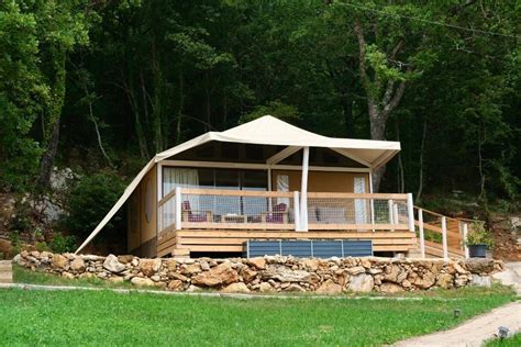 Glamping La Ghianda in Elmo, Italy .